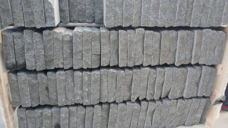 在选择磨片时，需关注以下性能指标：